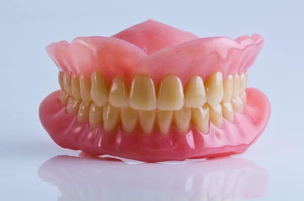 The-Care-and-Maintenance-of-Dentures-Ensuring-Comfort-and-Longevity